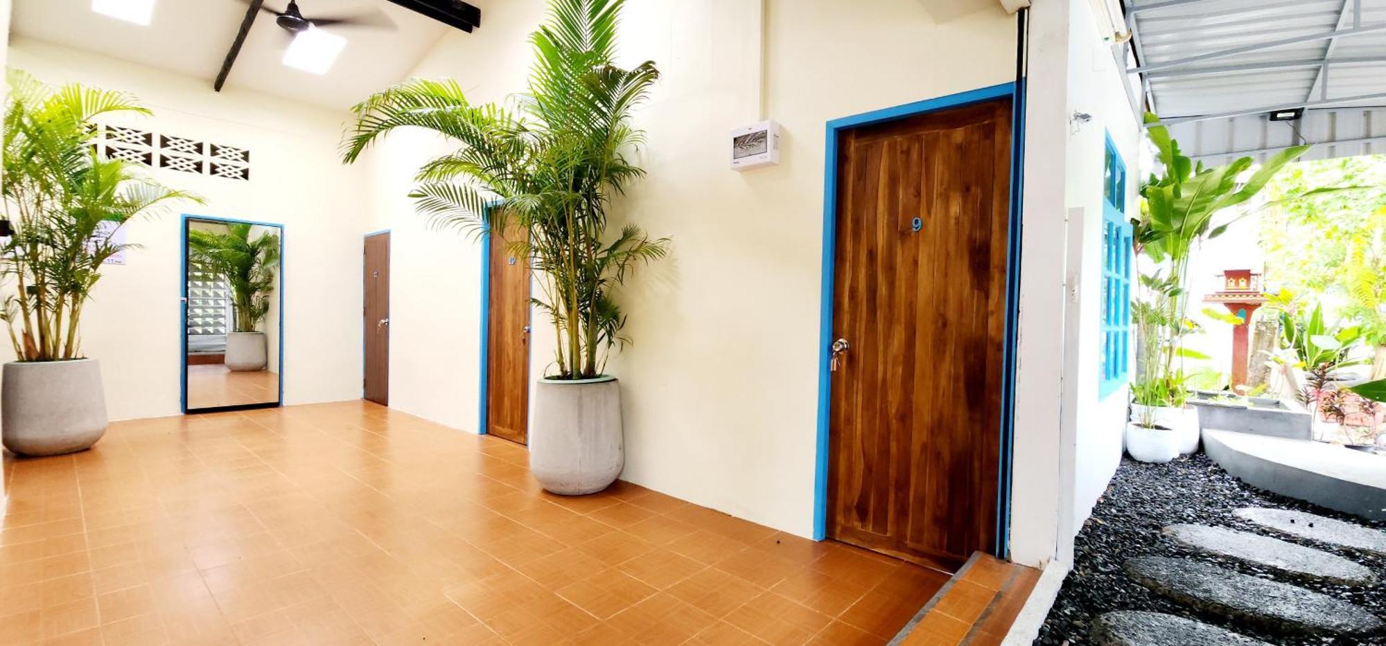 Baan Hinlad Home And Hostel (Adults Only) Lipa Noi Extérieur photo