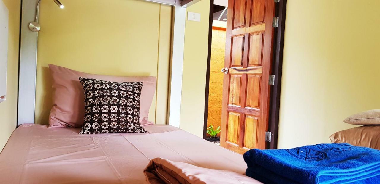 Baan Hinlad Home And Hostel (Adults Only) Lipa Noi Extérieur photo
