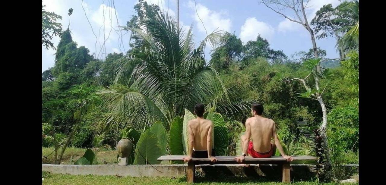 Baan Hinlad Home And Hostel (Adults Only) Lipa Noi Extérieur photo